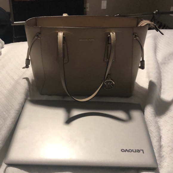 Michael Kors! - Picture 2 of 3